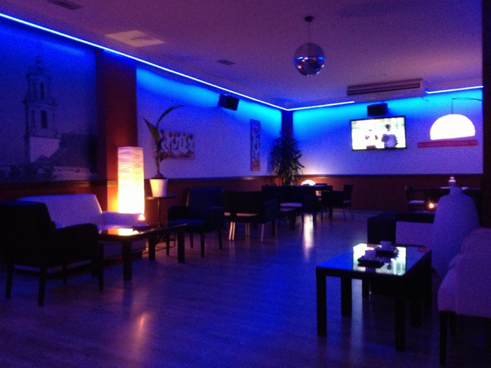 Iluminacin con Tiras de LED RGB en D`Copas restaurante los Cantaros en Baza (Granada).